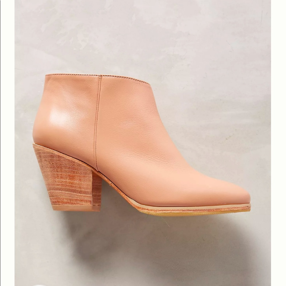 Tan Mars boots from Rachel Comey